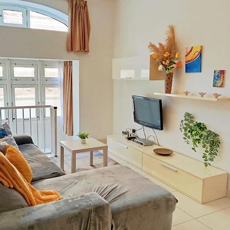 Modern Apartment In The Heart Of Sliema Steps From The Seafront Exterior photo